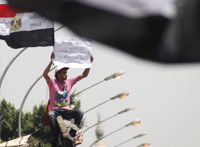 Η Χαμάς σπάει την εκεχειρία, η Αίγυπτος ανακαλεί τον πρεσβευτή της από το Ισραήλ