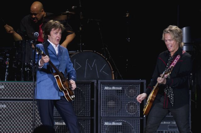 Υποκλοπές στα τηλέφωνά τους από τον όμιλο Mirror καταγγέλλουν οι ΜακΚάρτνεϊ και Μιλς