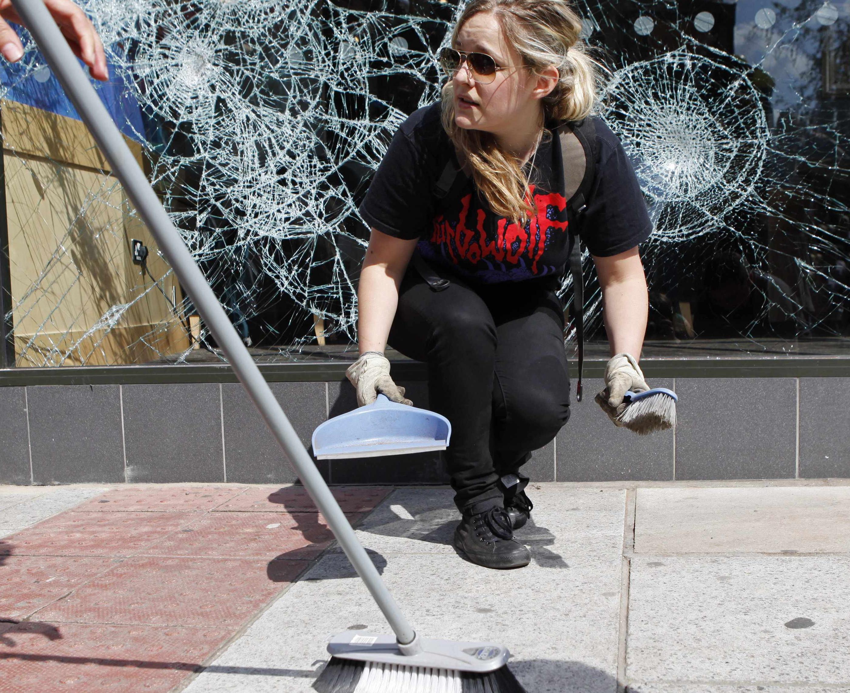 Τα αίτια των επεισοδίων στο Λονδίνο αναλύουν Γάλλοι και Ισπανοί αρθρογράφοι