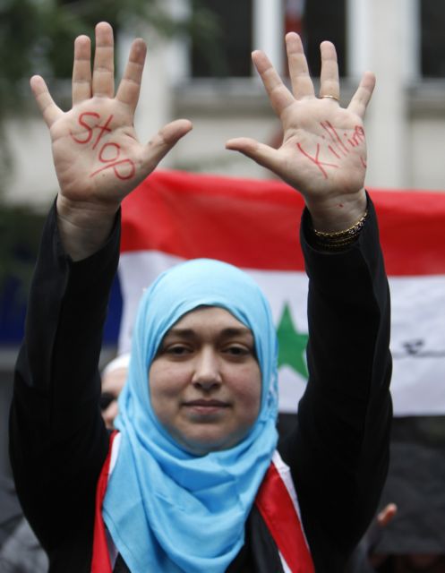 Προκαλεί ο Άσαντ εγκρίνοντας τον… πολυκομματισμό ενώ συνθλίβει την εξέγερση