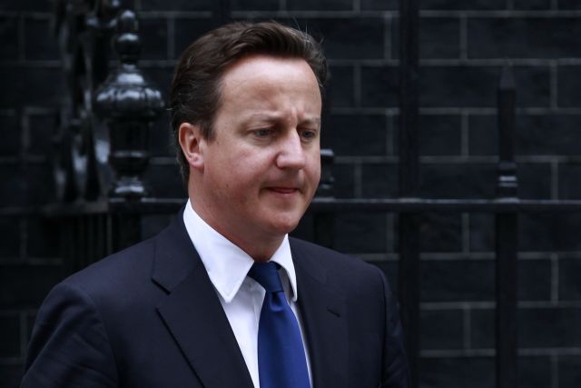 Η Βρετανία είναι σε φάση «αργής ηθικής κατάρρευσης» προειδοποιεί ο Κάμερον