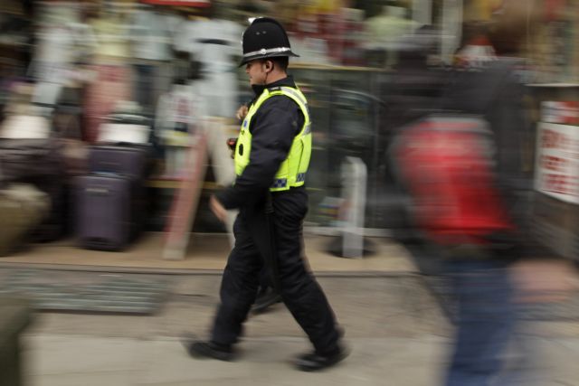 Μπλόκο στα κοινωνικά δίκτυα σε φάσεις αναταραχής εξετάζει η Βρετανία