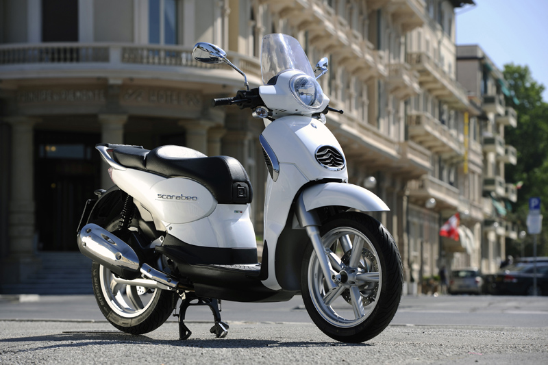 Ανανέωση για το Scarabeo 125 / 200 ie