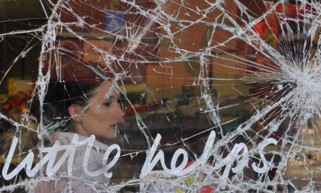 Εκτός Λονδίνου μεταφέρονται τα επεισόδια, σχετική ηρεμία στην πρωτεύουσα