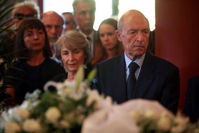 Σε κλίμα συγκίνησης κηδεύτηκε το απόγευμα της Δευτέρας ο Νίκος Θέμελης