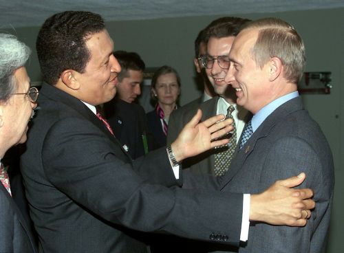 Μετά τον Πούτιν, και ο Τσάβες χαρακτηρίζει τις ΗΠΑ «παράσιτο» της παγκόσμιας οικονομίας