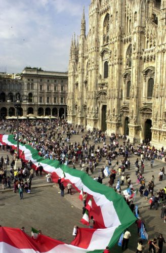 Να αγοράσουν ομόλογα για να βοηθήσουν τη χώρα προσφέρονται Ιταλοί επιχειρηματίες