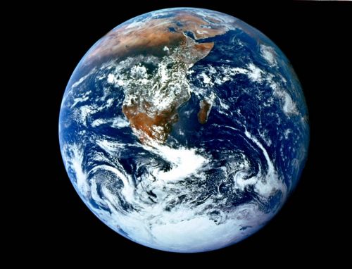 Η Γη διογκώνεται -κάθε χρόνο- μόλις όσο μια ανθρώπινη τρίχα