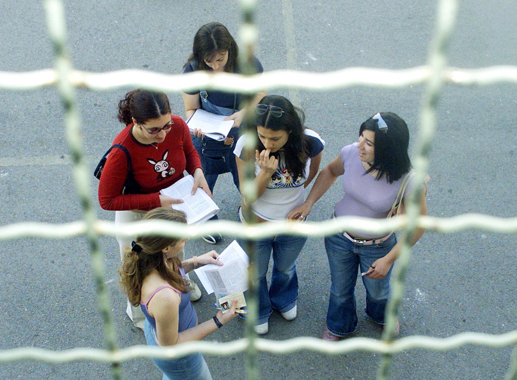 Στοιχεία για προσλήψεις και αποχωρήσεις στα σχολεία ανακοινώνει η Α.Διαμαντοπούλου