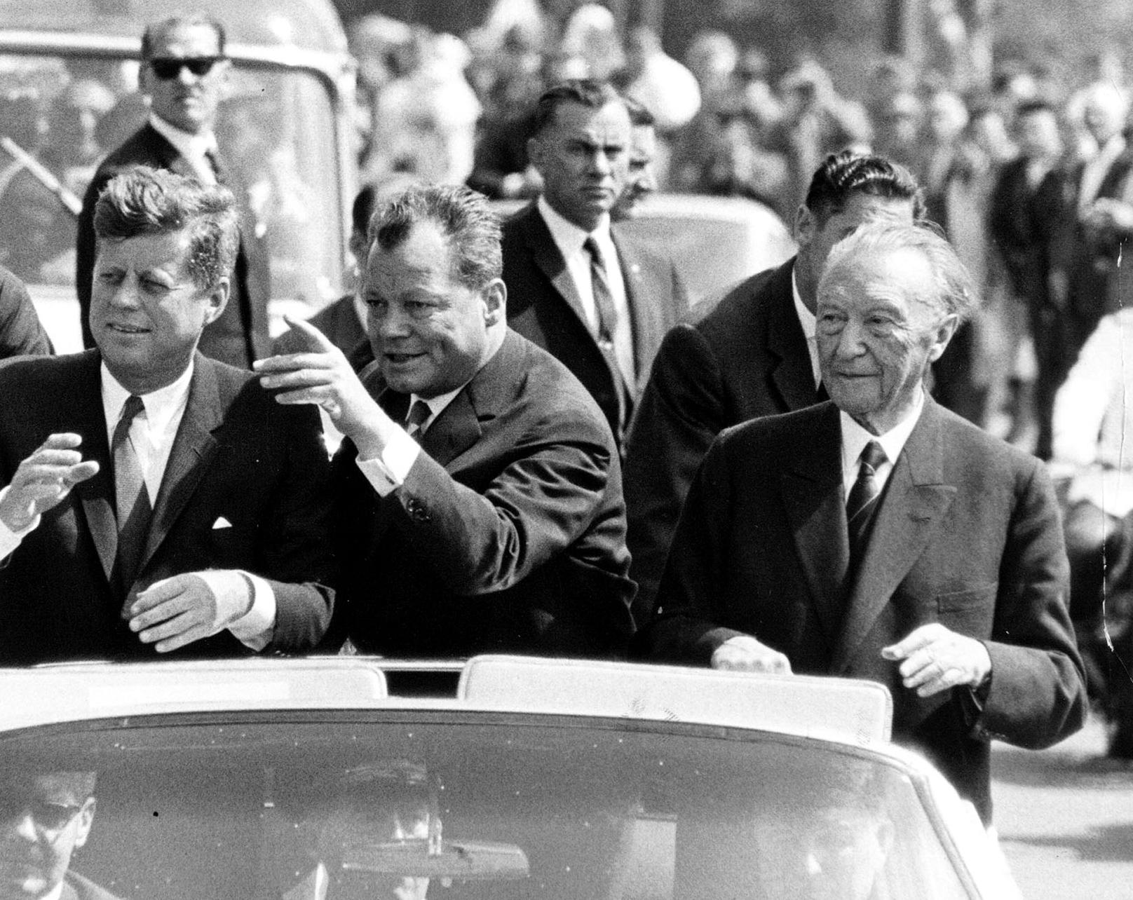 Την ανταλλαγή του Δυτ.Βερολίνου με τμήματα της Αν.Γερμανίας επιθυμούσε ο Αντενάουερ