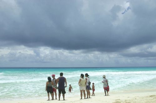 Τροπική καταιγίδα σχηματίζεται νοτιοανατολικά των Βερμούδων