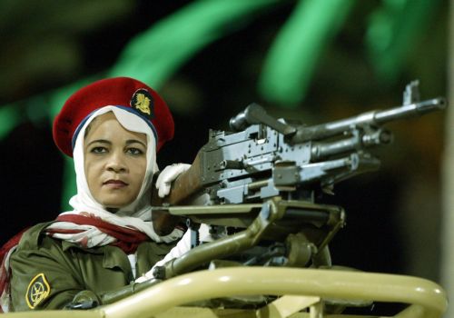 Για βιασμό από τον Καντάφι μιλούν οι «αμαζόνες» σωματοφύλακες του