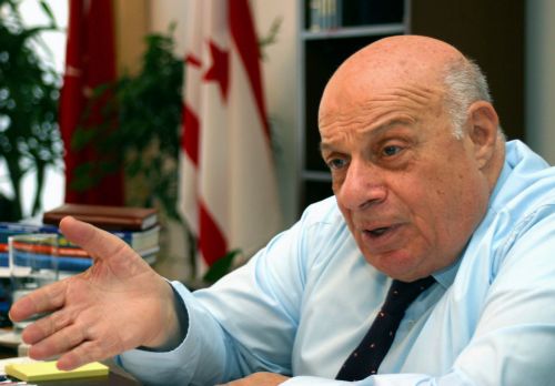 Σε κρίσιμη κατάσταση νοσηλεύεται ο πρώην ηγέτης των Τουρκοκυπρίων Ραούφ Ντεκτάς