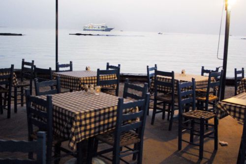 Τους τρόπους αντίδρασης στην αύξηση του ΦΠΑ εξετάζουν οι εστιάτορες