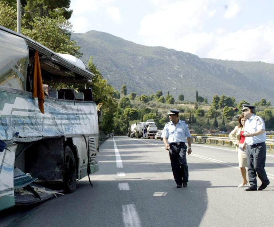 Ένας νεκρός και 15 τραυματίες σε σύγκρουση Ι.Χ. με λεωφορείο του ΚΤΕΛ Έβρου