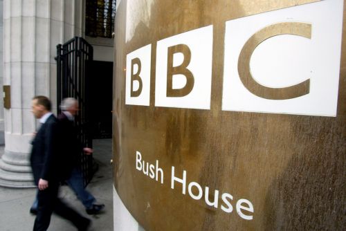 Απεργούν οι δημοσιογράφοι του BBC, αντιδρώντας στις περικοπές θέσεων εργασίας