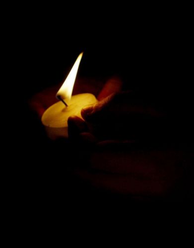 Εκατομμύρια διαμάντια γεννιούνται και πεθαίνουν, ενώ καίει η φλόγα ενός κεριού