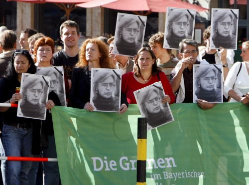 Ως ύποπτος στην υπόθεση του φόνου της Πολιτκόφκσαγια συνελήφθη πρώην αξιωματικός