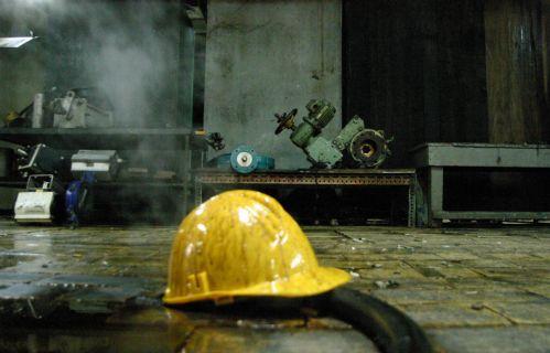 Επιδεινώθηκε η ύφεση στη βιομηχανία τον Ιούνιο