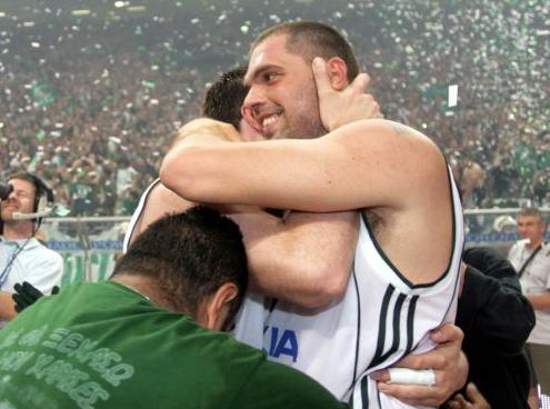 «Κρέμασε τα παπούτσια» του ο Δημήτρης Παπανικολάου