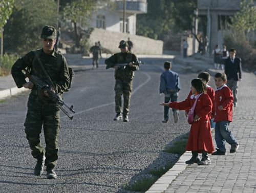 Σε εξόντωση δεκάδων μελών του PKK κατέληξαν οι τουρκικές επιδρομές στο βόρειο Ιράκ