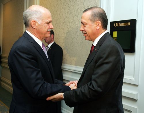 Ικανοποίηση εξέφρασε ο Γ.Παπανδρέου στον Ερντογάν για την επιστροφή περιουσιών