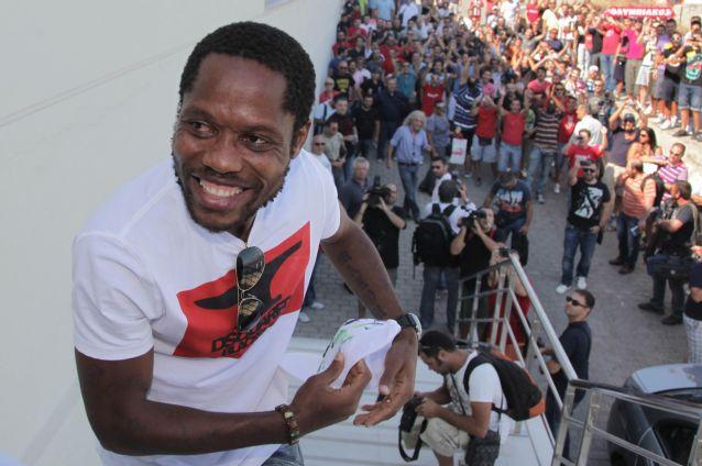 Αποθέωση Μακούν σε Καραϊσκάκη και Ρέντη, τετ-α-τετ με Βαλβέρδε