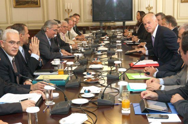 Την ανησυχία τους για την κατάσταση της χώρας εξέφρασαν οι παραγωγικοί φορείς στον πρωθυπουργό