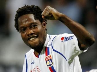 Σκέφτεται και Μακούν μετά τον Εστράδα ο Ολυμπιακός