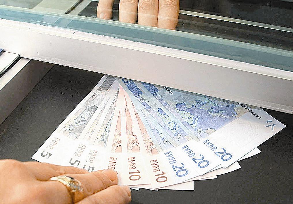 Βροχή οι αιτήσεις υπερχρεωμένων δανειοληπτών για ρύθμιση των χρεών τους