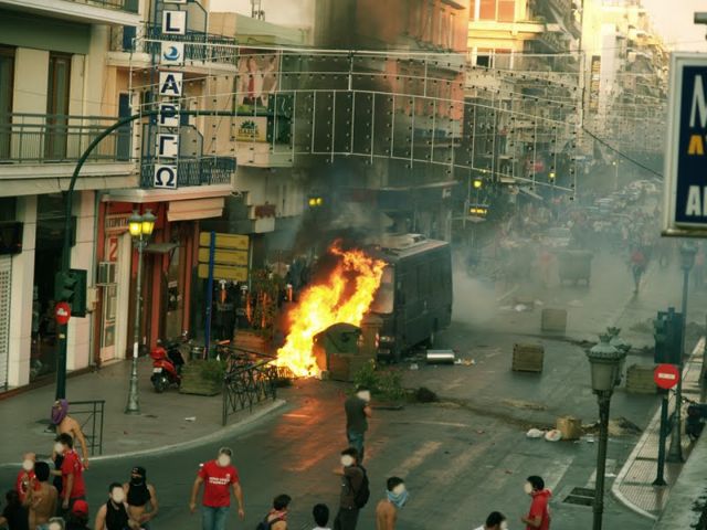 Συλλήψεις μετά τα βίαια επεισόδια από οπαδούς τους Ολυμπιακού Βόλου