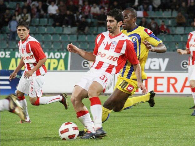 Μένω ελεύθερος και υπογράφω στον Ολυμπιακό, λέει ο Ζαραδούκας