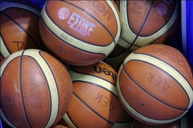 Ο Οικονομάκης στον πάγκο της ΑΕΚ