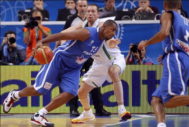 Φαβορί ναι, σίγουροι νικητές όχι, τονίζει ο Ντιό