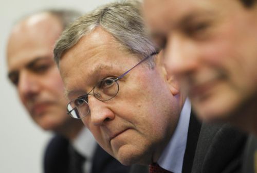 Δεν αποδίδει το πρόγραμμα της τρόικας στην Ελλάδα, λέει ο Ρέγκλινγκ του EFSF