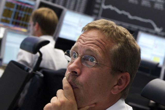 Βουτιά στο Χρηματιστήριο εν μέσω μαζικών ρευστοποιήσεων στις τράπεζες