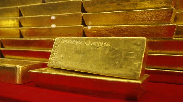 Νέο ρεκόρ για τον χρυσό, ξεπέρασε τα 1.920 δολάρια η ουγγιά