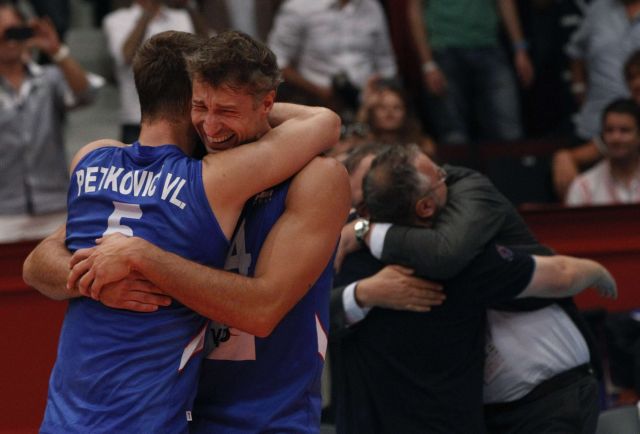 Ο Μίλκοβιτς… κάρφωσε τους Ιταλούς και χάρισε το χρυσό στη Σερβία