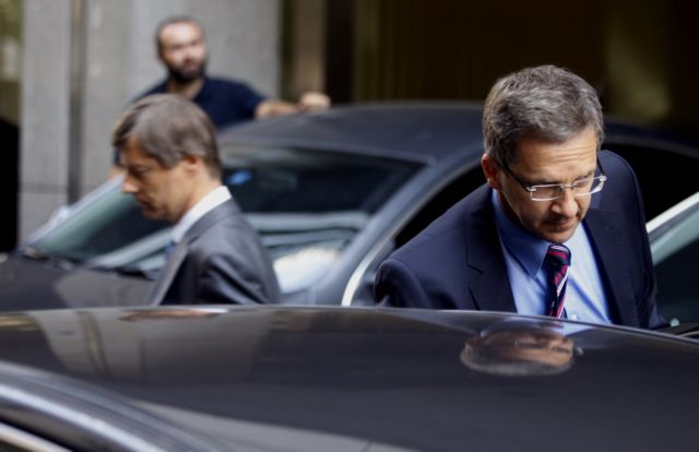 Νέα εισπρακτικά μέτρα για το 2011 ζητεί η τρόικα, καθώς δεν επιτυγχάνονται οι στόχοι