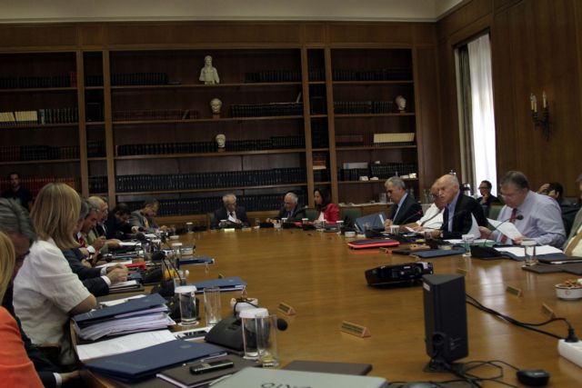 Αποφάσεις-σοκ για εργασιακή εφεδρεία, ενιαίο μισθολόγιο και αγορά εργασίας από το Υπουργικό