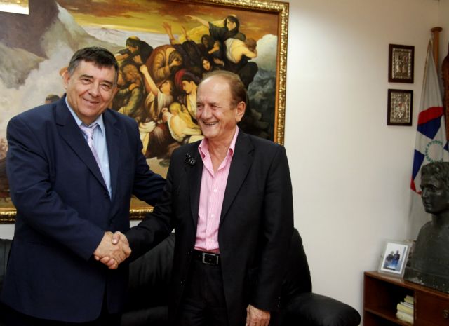 Στο πλευρό των ιδιοκτητών ταξί δηλώνει ο Γιώργος Καρατζαφέρης