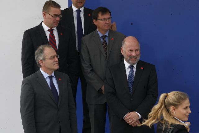 Με μειωμένη παρουσία η Ελλάδα στις επιχειρήσεις ΝΑΤΟ και ΕΕ, λόγω οικονομικής κρίσης