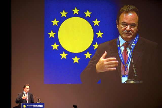 Σχέδιο «Ήλιος» για επενδύσεις 20 δισ. ευρώ σε φωτοβολταϊκά