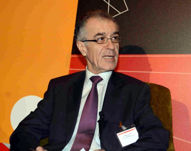 Το τραπεζικό σύστημα έχει αντοχές, διαβεβαιώνει από το βήμα του Economist o Β.Ράπανος