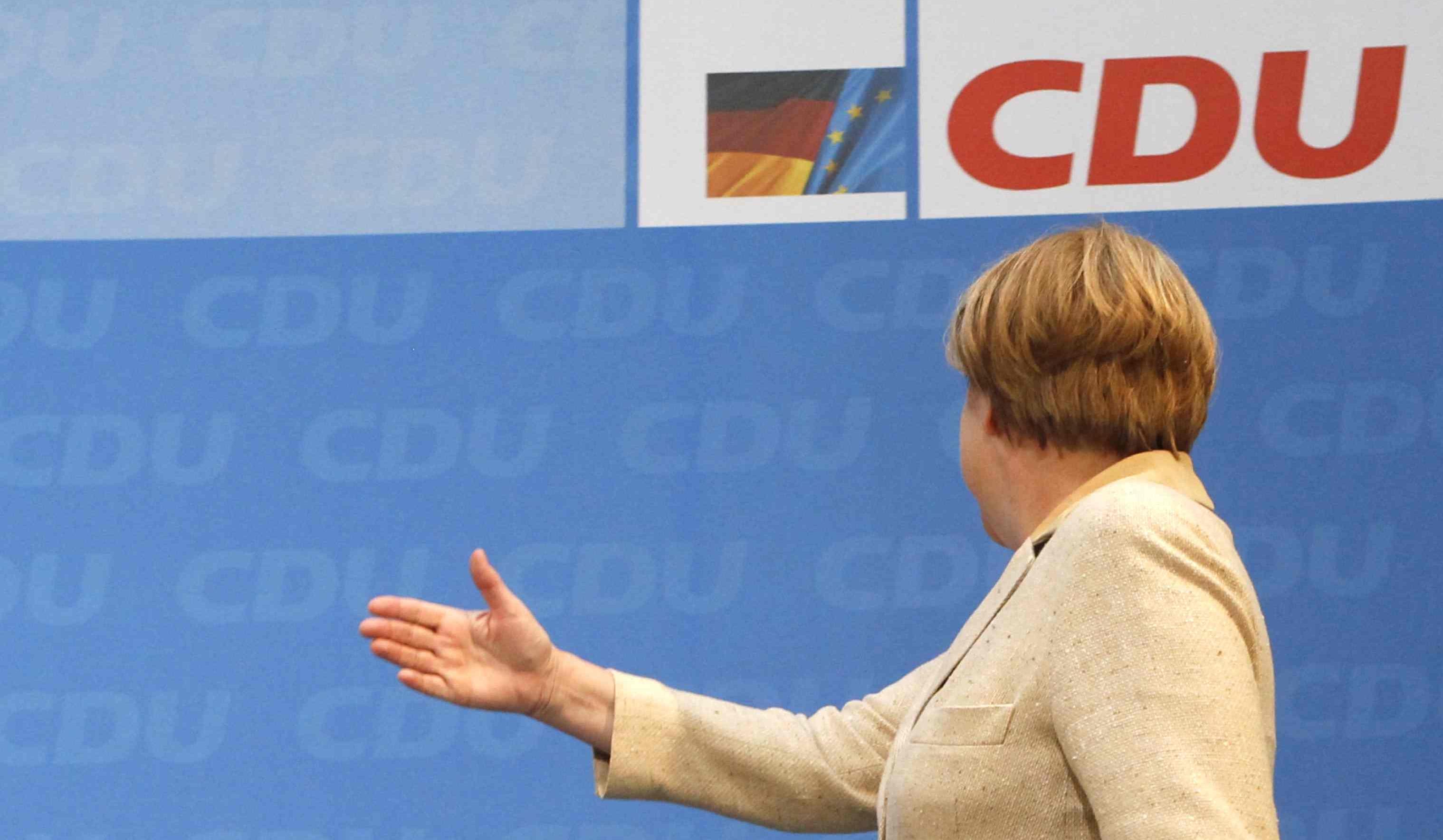 Να μην επιτρέψει η ΕΕ στην Ελλάδα να χρεοκοπήσει, λέει η πλειονότητα των Γερμανών