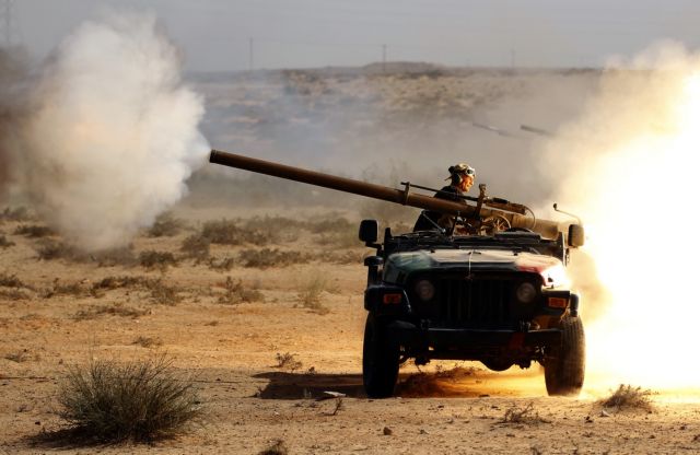 Ο Καντάφι κρύβεται κοντά στα σύνορα με την Αλγερία, υποστηρίζει το Μεταβατικό Συμβούλιο