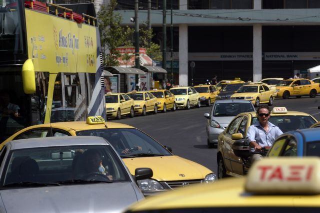 Το άνοιγμα του επαγγέλματος των ταξί επί τάπητος στο Υπουργικό Συμβούλιο της Τρίτης