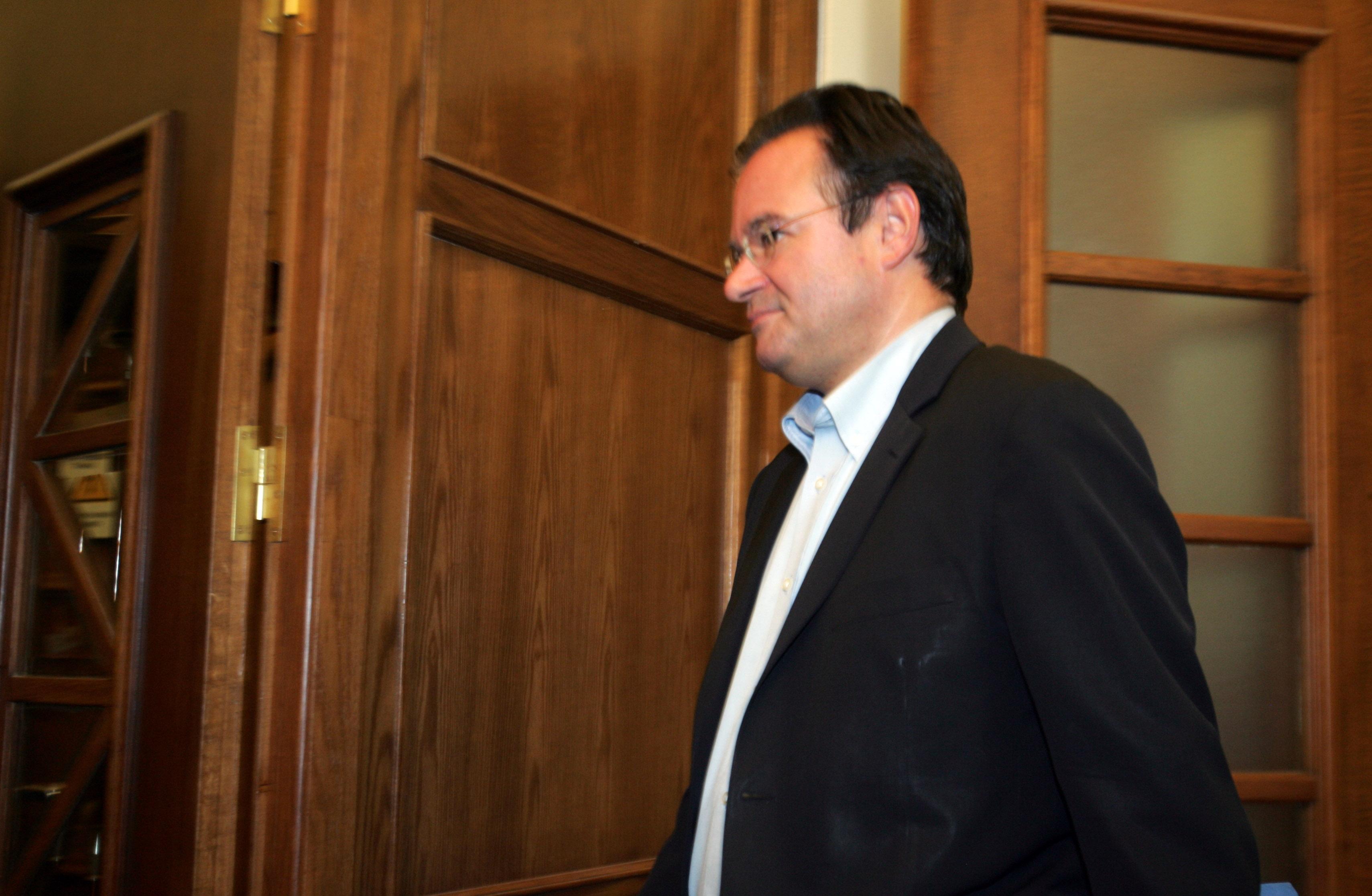 Ανοιχτό το ενδεχόμενο να κληθεί στην επιτροπή για την ΕΛΣΤΑΤ και ο Παπακωνσταντίνου