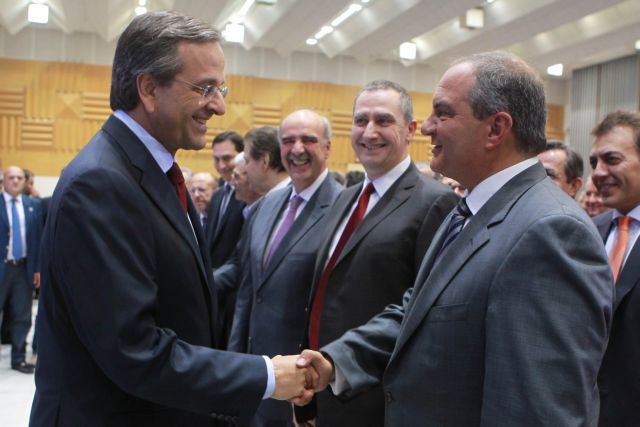 «Λαϊκισμό» και «πατριδοκαπηλία» αποδίδει ο κυβερνητικός εκπρόσωπος στον Αντ.Σαμαρά