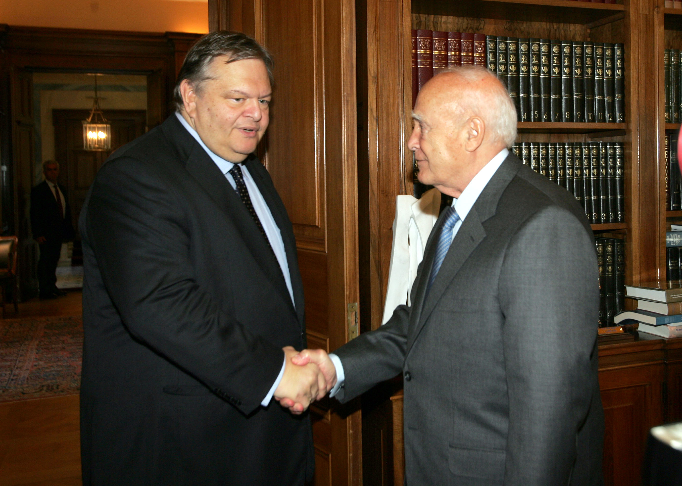 «Μόνο με δουλειά δεν θα γίνουμε Αργεντινή» προειδοποιεί ο Ευ.Βενιζέλος